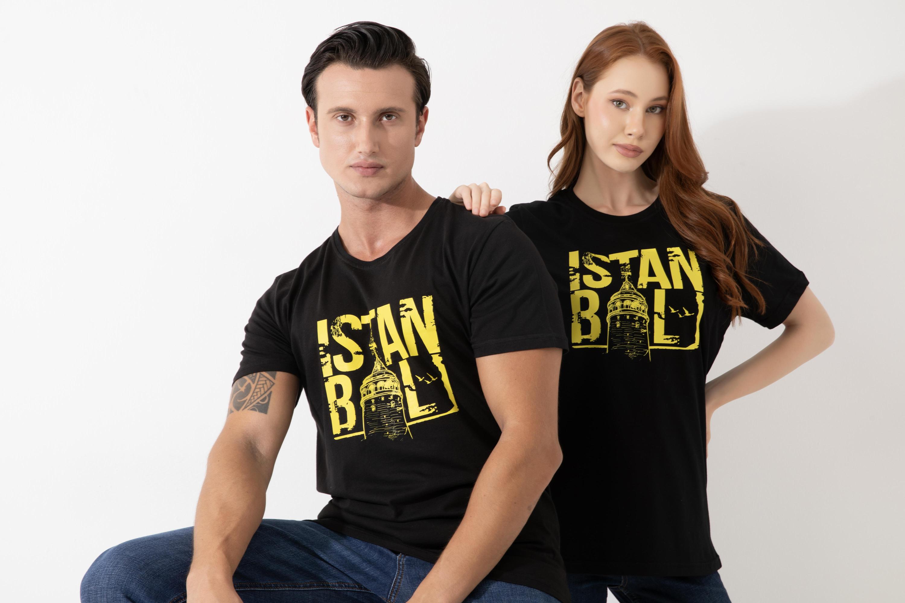 FFM%20İSTANBUL%20SİYAH%20İSTANBUL%20BASKILI%20BASIC%20T-SHIRT%20(FFMİSTSARI)